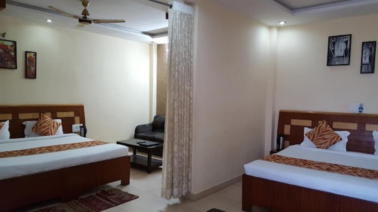 Hotel Vinayak Palace Bilāspur Kültér fotó
