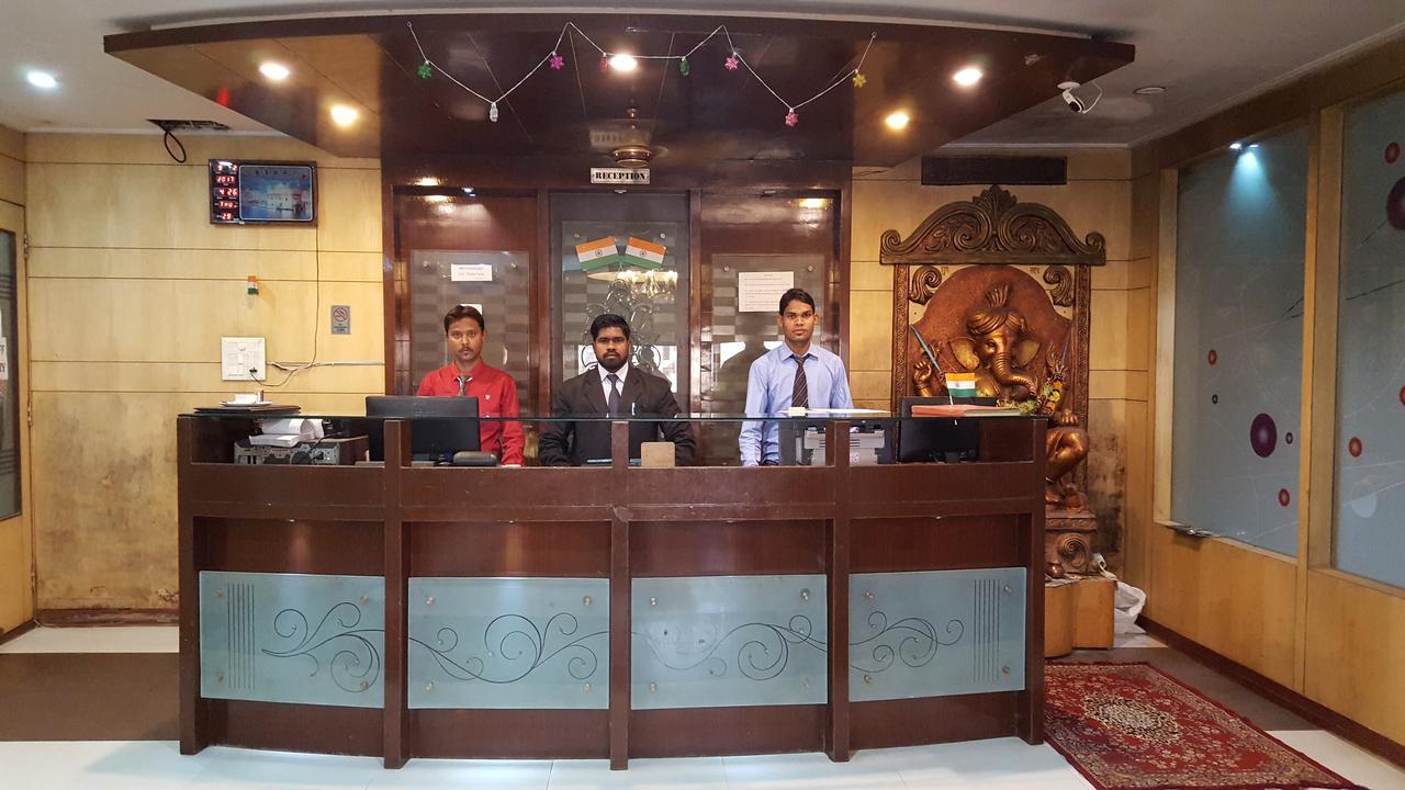 Hotel Vinayak Palace Bilāspur Kültér fotó