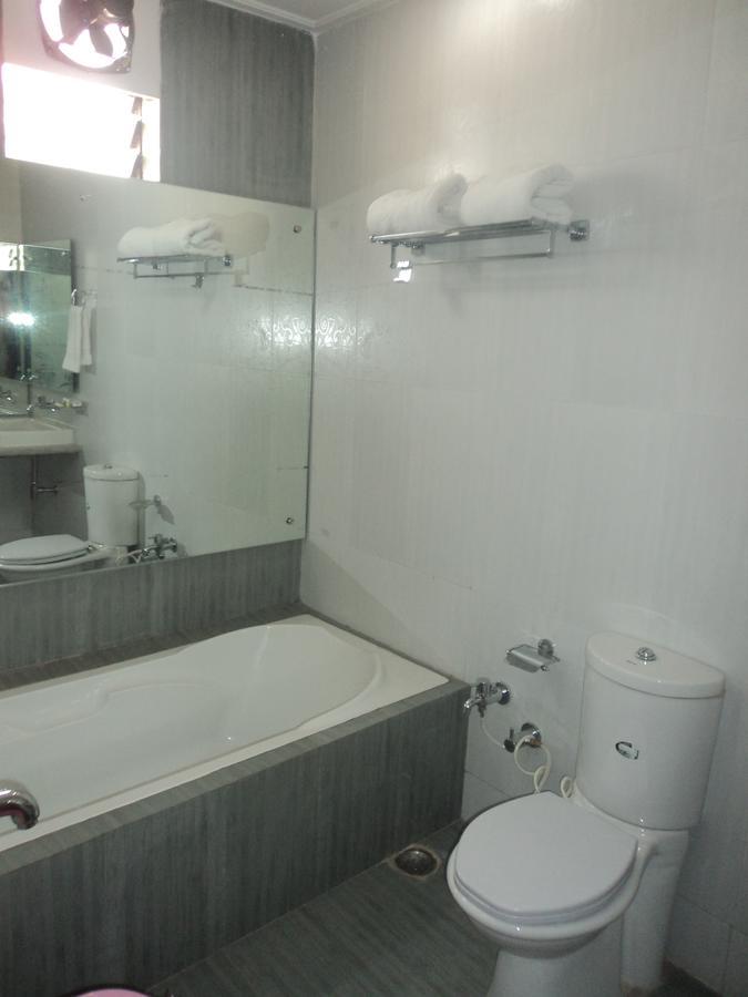 Hotel Vinayak Palace Bilāspur Kültér fotó