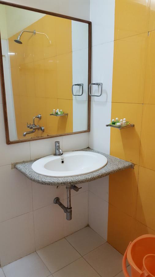 Hotel Vinayak Palace Bilāspur Kültér fotó