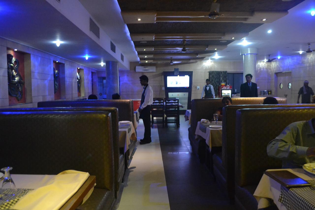 Hotel Vinayak Palace Bilāspur Kültér fotó