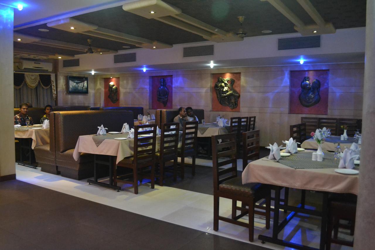 Hotel Vinayak Palace Bilāspur Kültér fotó